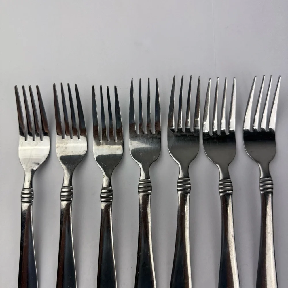 Oneida BANBURY Stainless Flatware Lot Of 13 Pieces Silverware Utensils